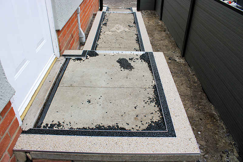 resin-bound-border-pavement